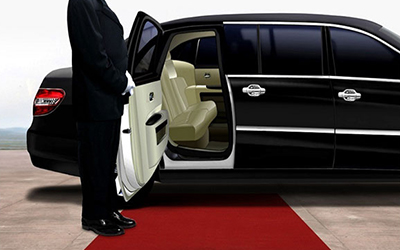 Red Carpet Ready: A Guide to Prom Limo Etiquette